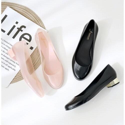 New sumer transparent jelly shoes woman low heels rain shoes metal decoration chunky heel pumps women chaussure femme talon