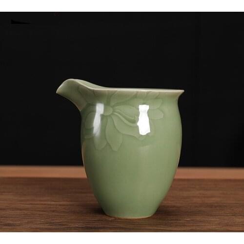 Handmade Chrysanthemum Fair Cup Tea Divider Ceramic Tea Ceremony Accessories
