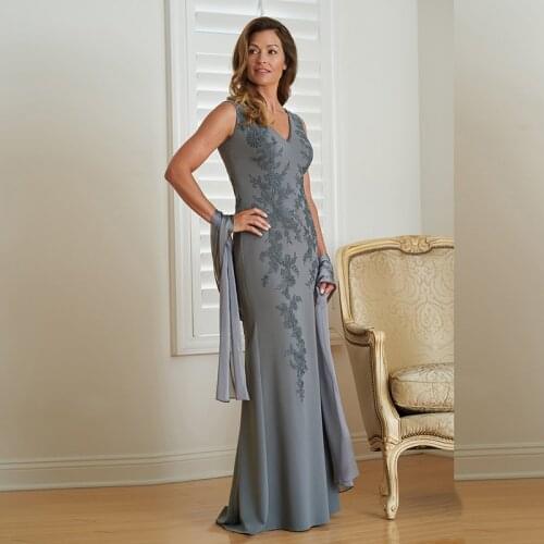 Latest On Sale Gray Mermaid Lace Mother of the Bride Dresses with Shawl Sleeveless V Neckline Wedding Guest Gowns Appliqued 2021