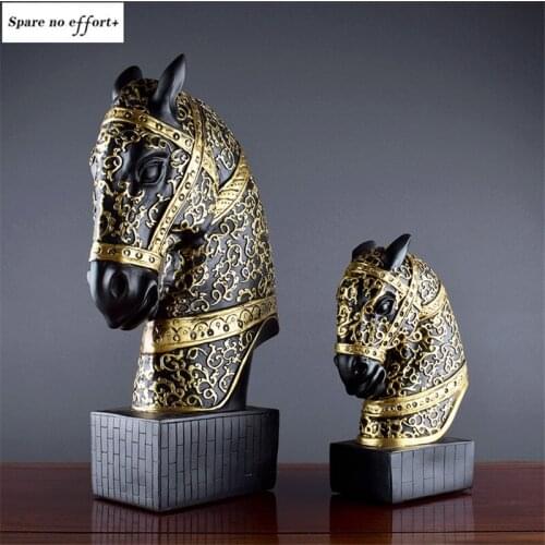 Retro Horse Decorations Home Christmas Decorations Desk Accessories living Room Entrance Soft Decoration Home Figurines Resin