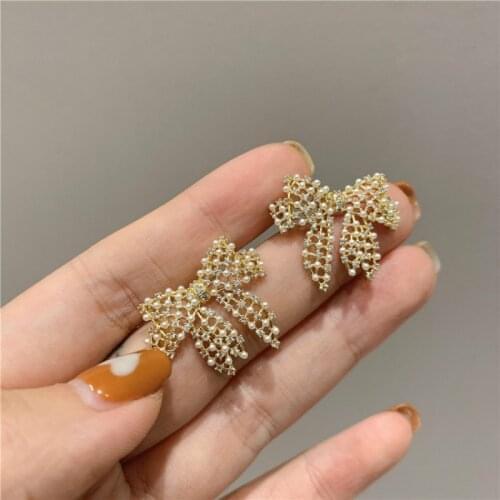 Zeojrlly Metal Trendy Bowknot Women Dangle Earrings Bow Full Of Tassels Hollow Pearl Earrings Sweet Earrings Female Jewelry