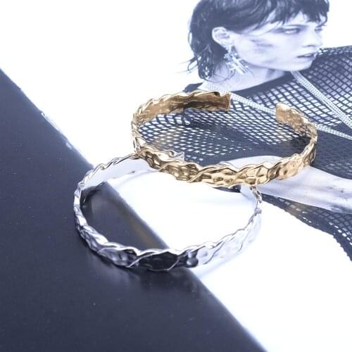 2020 European and American fashion gold-plated irregular die casting pattern corrugated stainless steel simple opening Bracelet