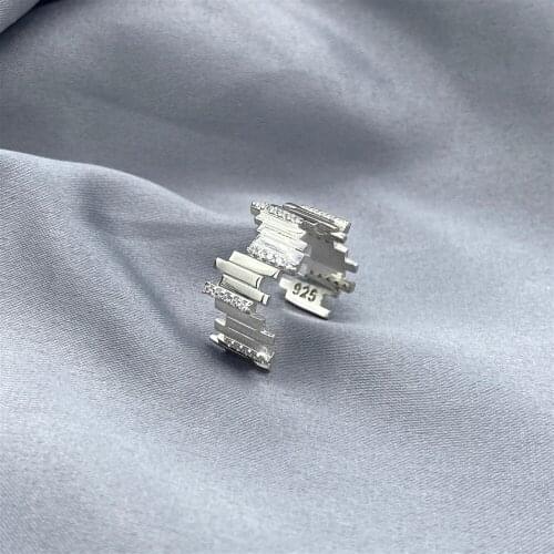 Rodhium Plated Zircon Serrated Ring