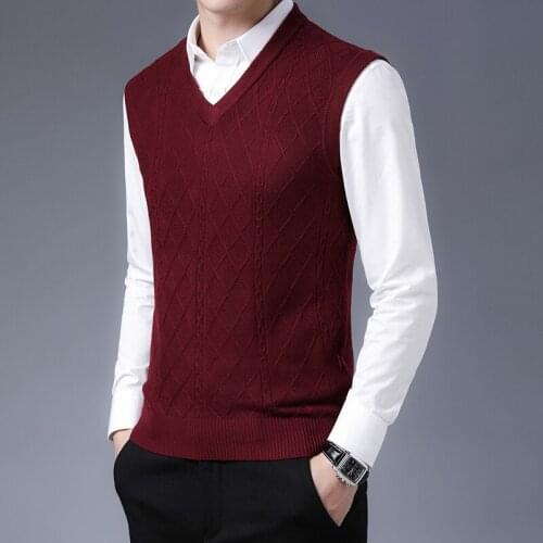 High Quality Men Fashion V-neck Crochet Knitted Argyle Pattern Cable Knit Wool Pullover Sweater Vest