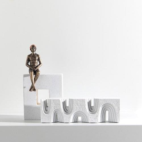 Gold Thinker Statue Sitting On A Rectangular Frame Decor Home Multi Layer Arch Ornaments Hotel Villa Home Resin Craft Decoration