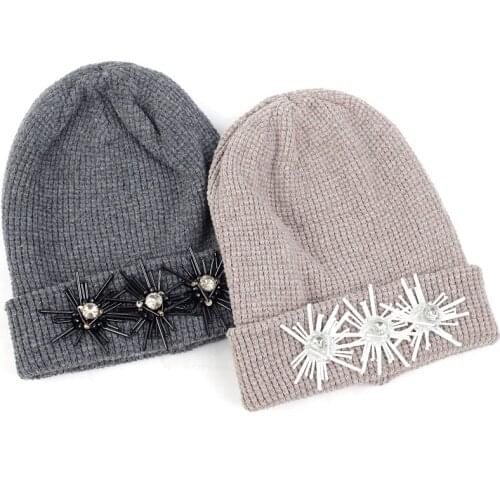 Geebro Woman Cashmere Beanie Hat With 3 Tassel Sequins Floral Rhinestone Accessories Adult Soft Warm Knitted ​Cuff Beanies Cap