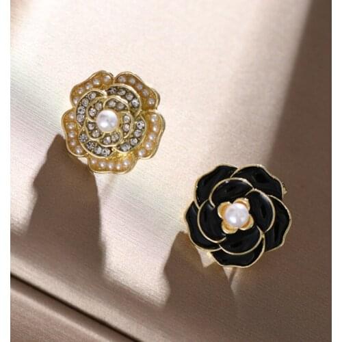 Korean Flower Stud Earrings for Women 2021 Fashion Gold Crystal Simulated Pearl Earring Female Vintage Gold Brincos Jewelry