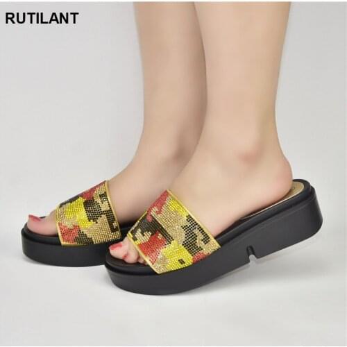 Latest Design Shoes for Wedding Women Closed Toe Heels Platform Shoes Nigerian Women Party Shoes Decorated with Rhinestone