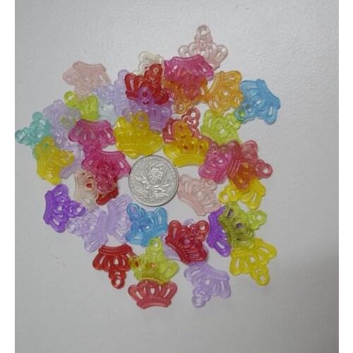 100pcs/lot Mixed colors Acrylic crown Charms Pendant DIY Accessories for Holiday Party Wedding Decorations 23*21mm C12