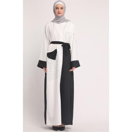2019 Muslim Dress Women Turkish Dubai Fashion Middle East Black and White Classic Stitching Point Diamond Cardigan Robe
