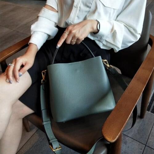 Genuine Leather Cross Body Bucket Bags Bolsa Feminina Large Capacity Tote Bags Luxury Handbags Women Bags Designer