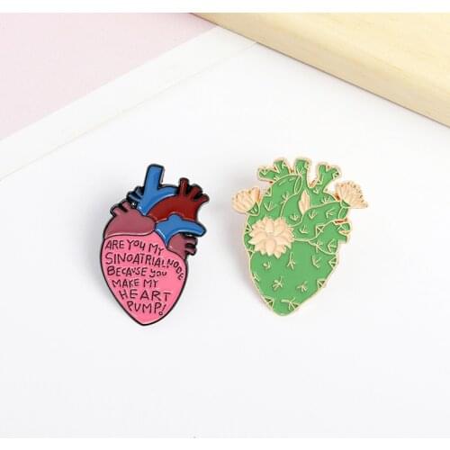 Blooming Cactus Design Human Heart Brooch For Women Enamel Pin Brooch Backpack Clothes Lapel Pin Jewelry Gift for Friends
