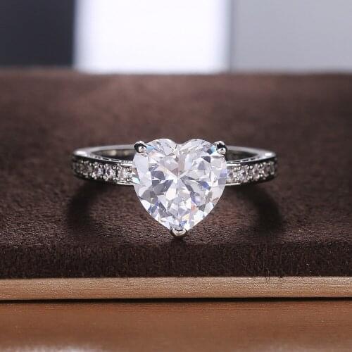 Hot Recommendation Love Sparkling Zircon Ladies Wedding Ring Peach Heart Zircon Fashion Prom Gift Jewelry