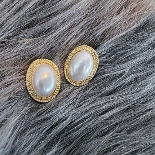 Wholesale 2021 Simulated Pearl Round shape Stud Earrings for Women Jewelry Korean style geometric oval large pearl Earings Pendi