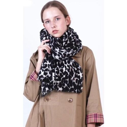 Designer Women Winter Scarf 2019 animal grey Scarves Thick Neck Warm Lady shawls Wraps Blanket Pashmina Female Echarpe LL190908