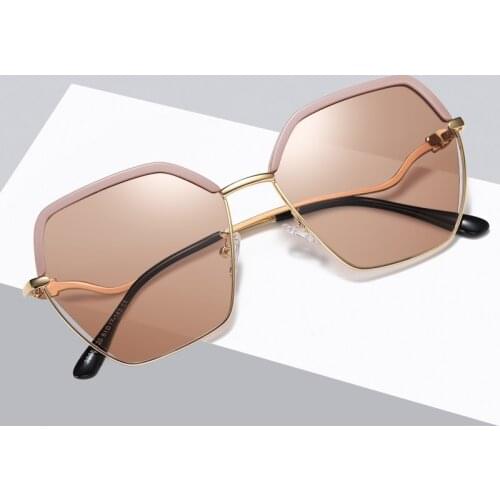LUOMON Classic Retro Womens Sunglasses Trending Polarized UV400 Fashion Sun Glasses LM2208