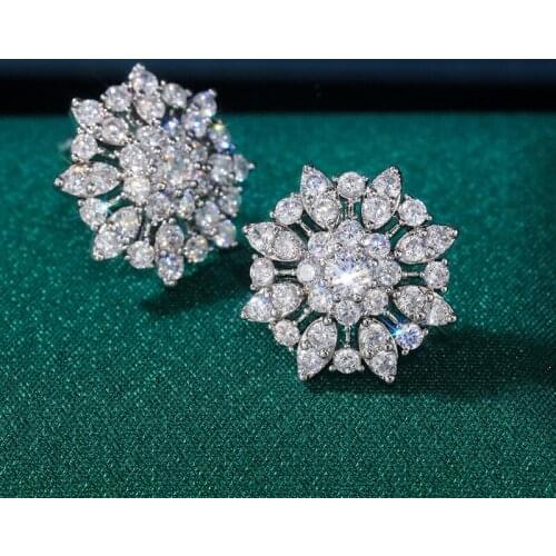 HUAMI New Style Stylish Luxury Full Zircon Snowflake Earrings Fashionable Earrings For Women Fine Jewelry For A Wedding Party
