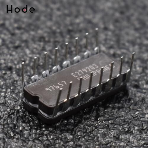 1PCS AD652BQ DIP-16 AD652 Voltage-to-Frequency Converter IC