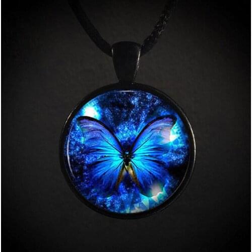 2019 Hot Bule Magic Butterfly Jewelry Necklace Beautiful and Mysterious Butterfly Cabochon Glass Pendant Necklace Jewerly