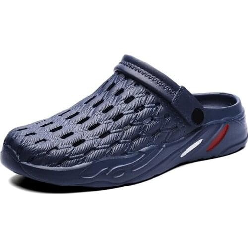 2021 Men Sandals New Light Summer Hole Shoes Clogs Lovers Home Garden Outdoor Beach Flat Slippers