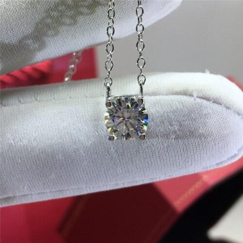 Silver 1 Carat Excellent Cut Diamond Test Passed D Color High Clarity Moissanite Cow Head Pendant Necklace Silver 925 Jewelry