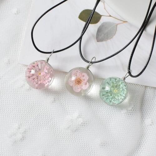 Dried Flower Pendant Necklace Natural Transparent Glass Pendant Necklace Charm Necklace for Women Girls Jewellery