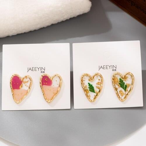 Jaeeyin 2021 Handmade Irregular Heart Shape Fashion Pink Red Enamel Green Dry Flower Leaf Element Aesthetic Stud Earrings Exotic