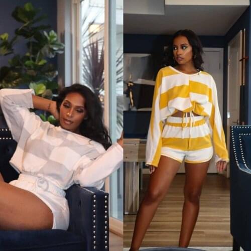 New 2021 Autumn European and American Womens Striped Casual Sports Long-sleeved T-shirt Shorts Two-piece Jogging Suit