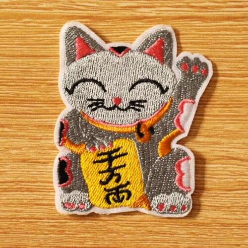 Japan Anime-Patches Cute Animal Patches Iron on Patch For Clothing Embroidery Applique Clothes Parches DIY Cartoon Bottle Patch