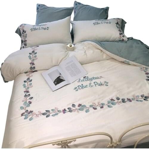 LAURA BAYTA Silk Bed Linen
