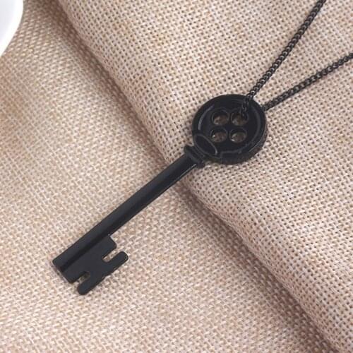 Fashion Personality Halloween Metal Coraline Key Skeleton Props Neil Gaiman Retro Black Treasure Chest Key Necklace