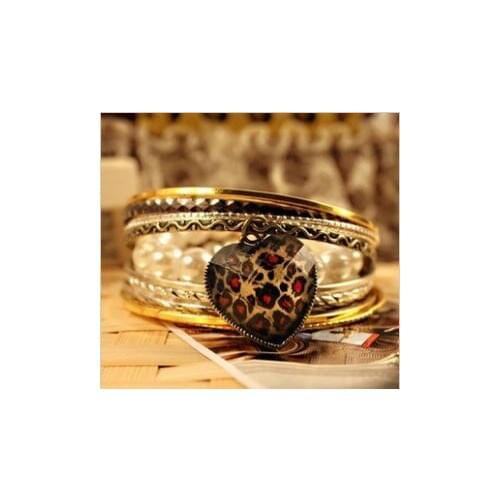 European and American retro leopard peach heart imitation pearl bracelet multi-multi-piece value set Women