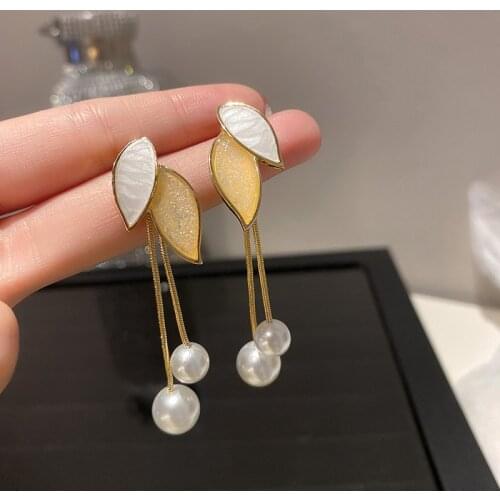 2021 Korean New Pearl Leaf Tassel Pendant Earrings Fashion Temperament Long Earrings Womens Jewelry