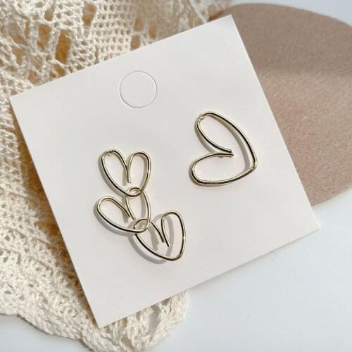 Asymmetric Hollow Out Heart-shaped Metal Earrings Simple Design Womens Gold Stud Earrings Romantic Party Jewelry Gift