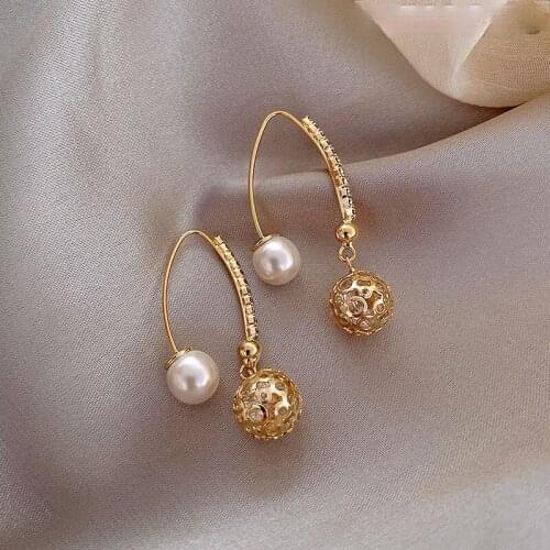 2021 Korea New Style Hollow-out Ball Stud Earrings Retro Baroque Sweet Princess Gold Plated Pearl Earring Women Wedding Jewelry