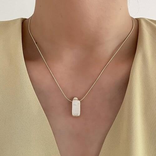 SRCOI Chic Square Irregular Freshwater Pearl Necklace Pendant Pearl Geometric Rectangle Snake Chain Clavicle Chokers Necklace