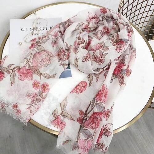 2017 Fashion Flower Foliage Print Fringe Scarf Women Beautiful Flower Print Scarves And Shawls Wrap Hijab Muffler Free Shipping