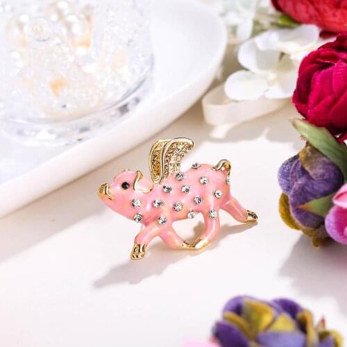 Pink Pig Brooches For Women Animal Zodiac Broche Femme Lapel Pin Badge Crystal Pendant Party Collar Chain Charm Kpop Fashion