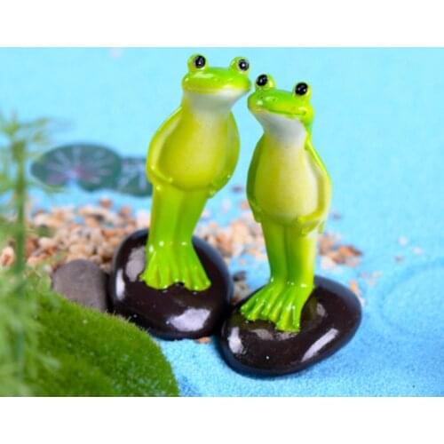 ZOCDOU 1 Piece Common Pond Frog Statue Animal Doll Figurine Garden Home Car Desk Crafts Miniatures Decor Ornament Decoration