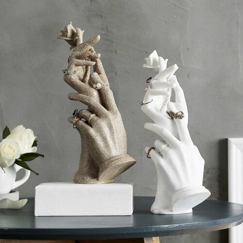 Nordic Resin Hand in Rose Sandstone Artistic Jewelry Show Wedding Gift Sculpture Decoration Aesthetic Figurine Craft Statue