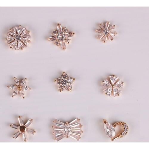10pcs/pack Gltter Zircon Nail Art Decorations 2018 New Metal Glass Rhinestone Nail Charms Heart Flower Design ER001