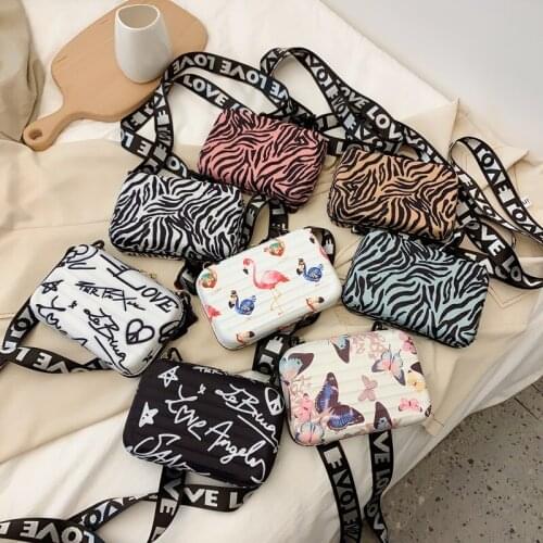 Women Mini Bag Graffiti Box PU Shouder Bag Wide Strap Fashion Letter Zipper Pures and Bags Crossbody Euro-America Style