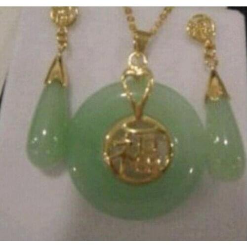 Charming ! green jade elephant Jewellery necklace Pendant earring Set