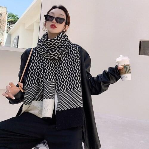 South Koreas new autumn and winter warm diamond lattice scarf womens fashion all-match knitted wool thickened bib shawl