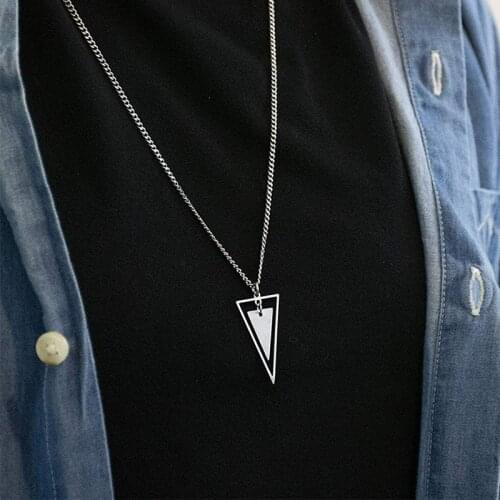 Vnox Stainless Steel Arrow Pendants for Men, Simple Basic Male Necklaces, Cool Geometric Neck Collar