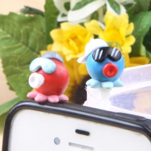Action Figure random lovely Octopus Couple Dustproof dust plug 2.4cm PVC 3.5mm phone Universal Series decoration Model Anime