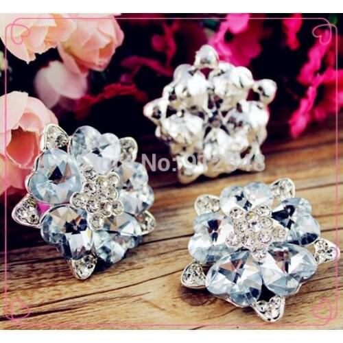 14112395,Coat buttons.Rhinestone buttons.Duckbill glass with diamond buckle.Clothing decorative buckle..Decorative buttons