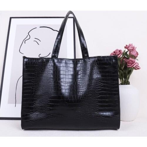 Ladies large-capacity single-shoulder messenger bag 2021 new fashion launch