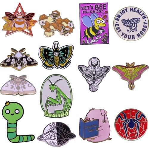 Kawaii Cartoon Adventures Time Crown Bee Worm Hard Enamel Pin Cute Insect King Enthusiast Brooch Funny Medals Badge Jewelry Gift