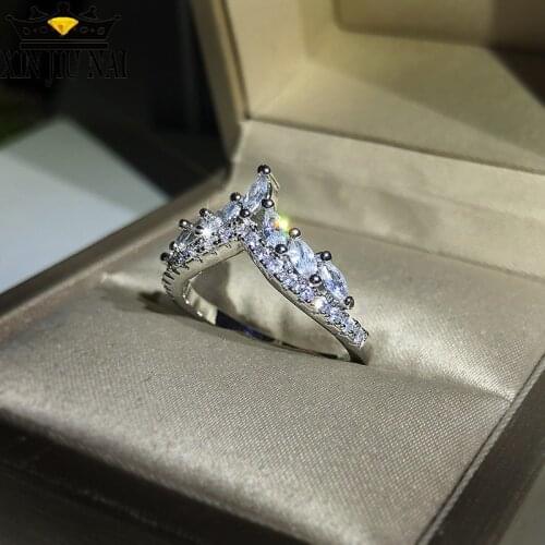 Korean version of wild V-shaped double row simple high carbon couple diamond ring